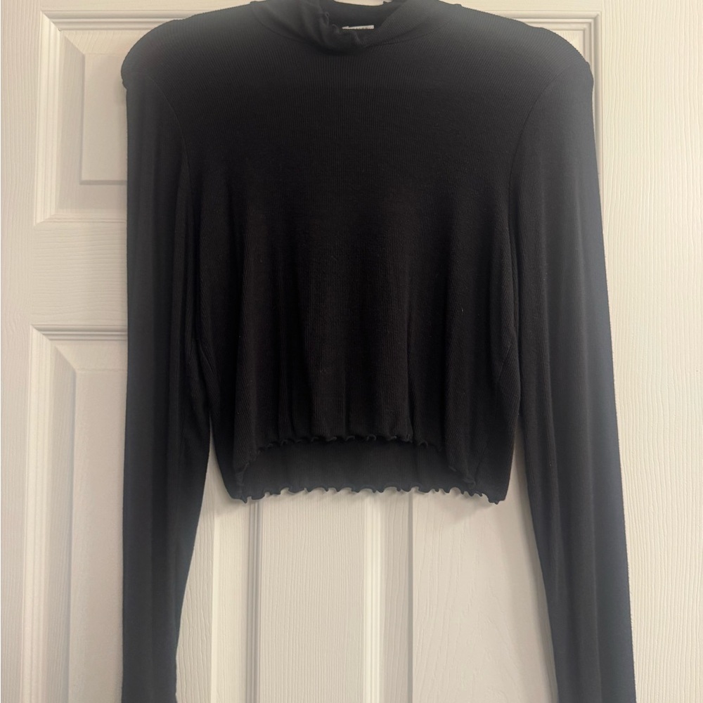 Wilfred Cropped Turtle Neck Black Long Sleeve Women's Top